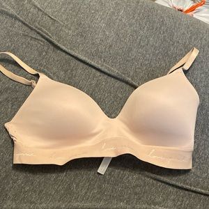 PINK Wear Everywhere Wireless Lightly Lined Bra